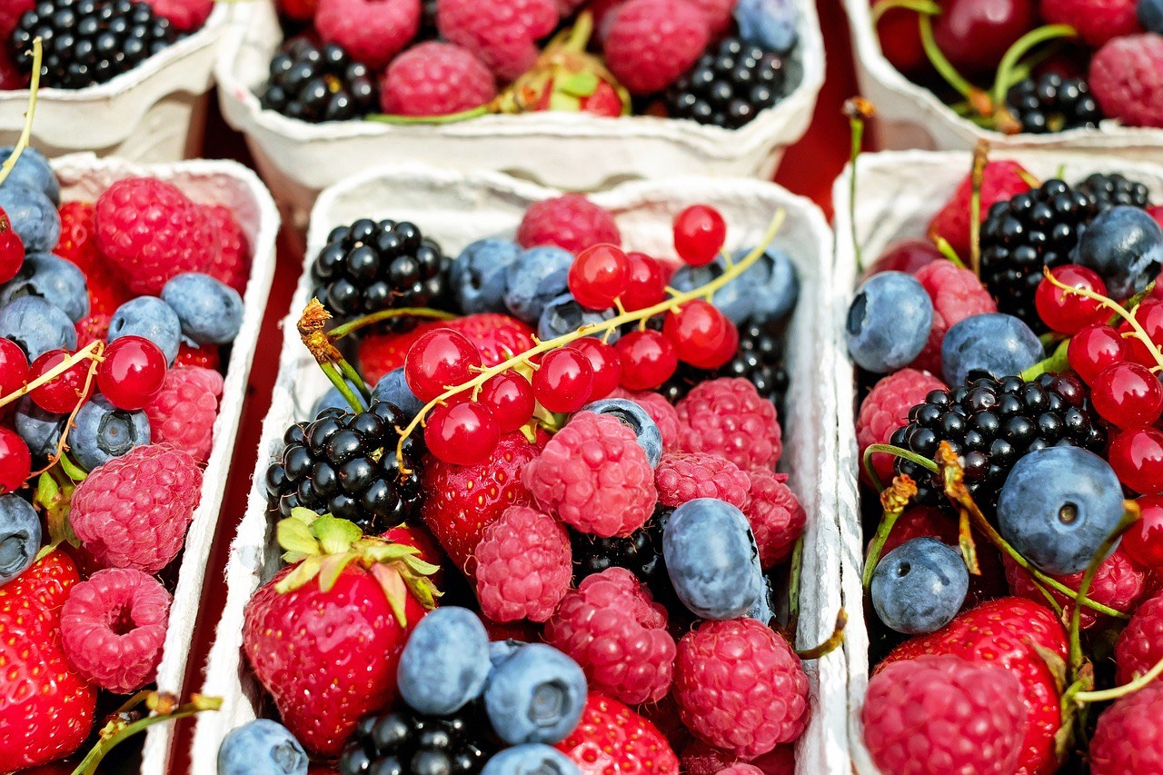 Berries in tray